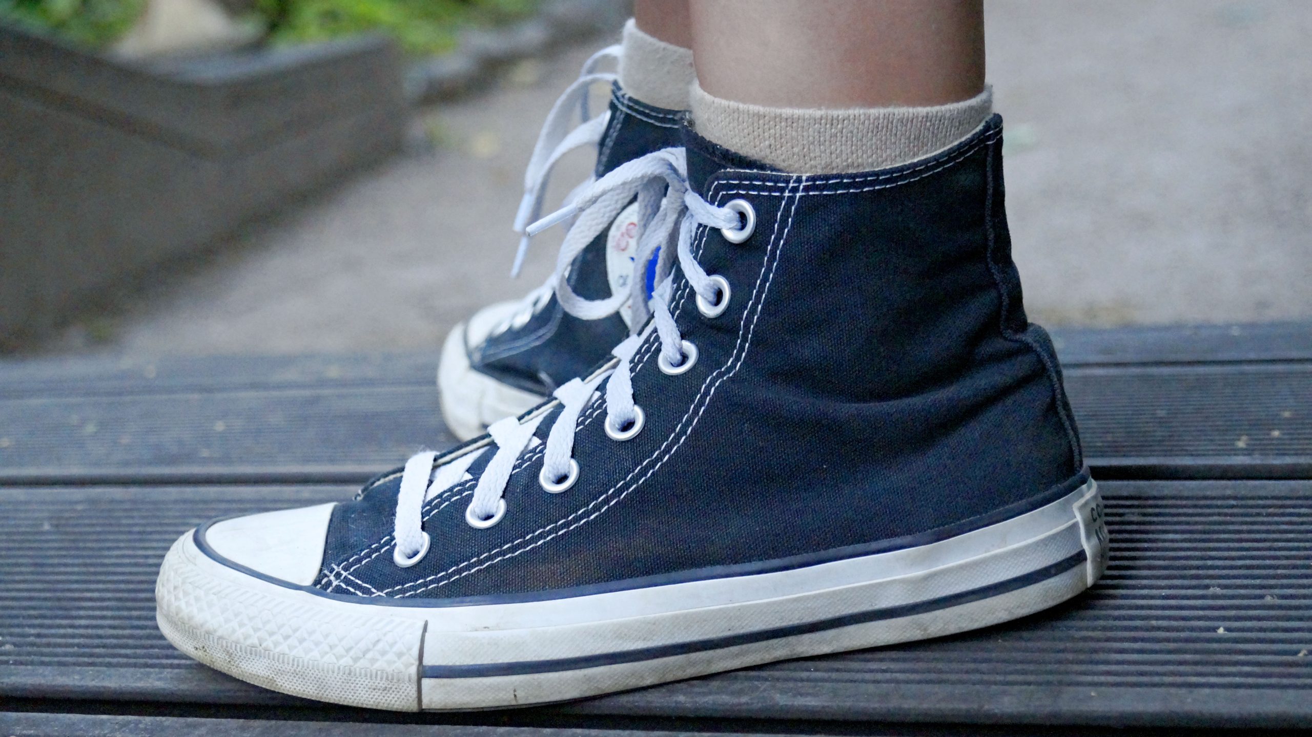 Getty conversesneakers 092226